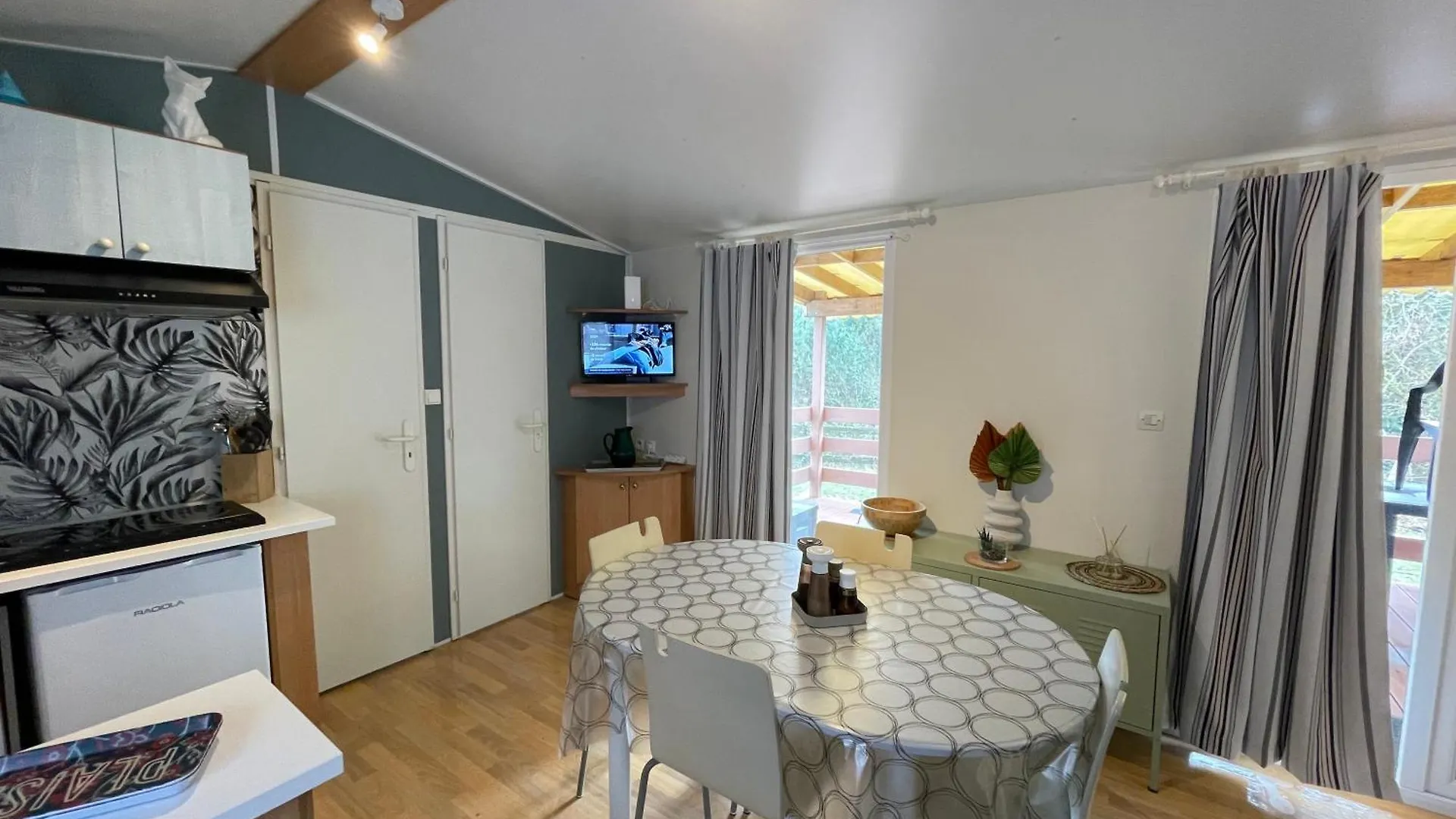 Mobile Home De Natacha Lac De Guerledan Caurel  Holiday home Caurel (Cotes-d'Armor)